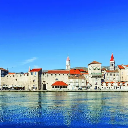 Beautiful Home In Trogir *
